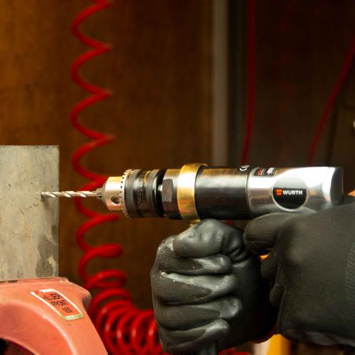 Qué es, cómo funciona y usos de un martillo percutor?