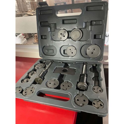 SET PARA COMPRIMIR PISTONES DE FRENO - OUTLET 826